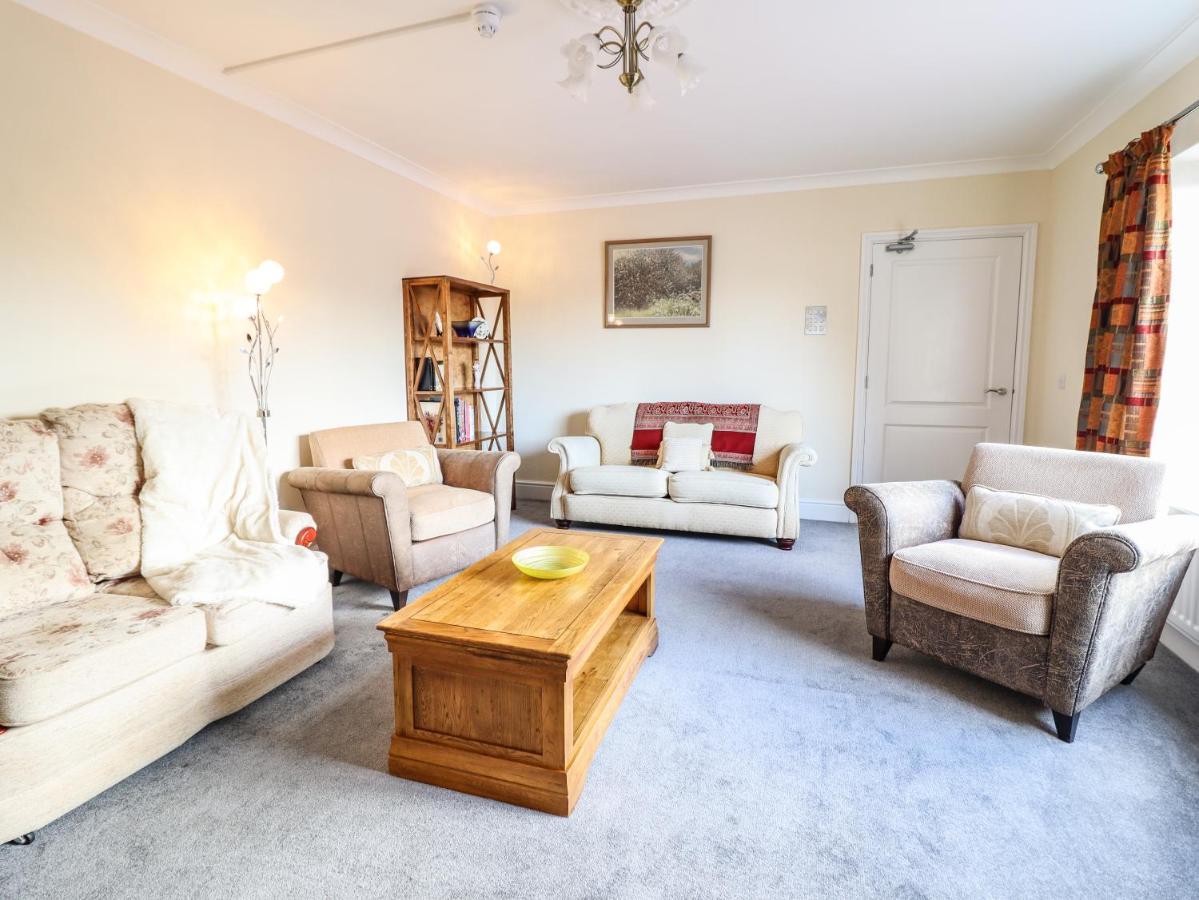 Maesbury Manor Villa Oswestry Buitenkant foto